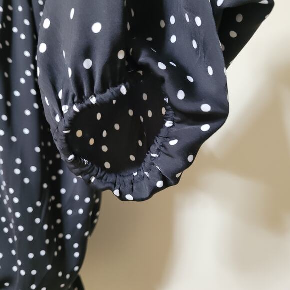 Ellen Tracy Women's Black Polka Dot Smocked Waist Blouse Top Scoop Neck Large - Picture 7 of 10